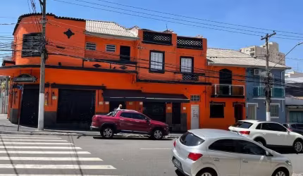 Prédio Comercial com Apartamentos na Parte Superior para Venda