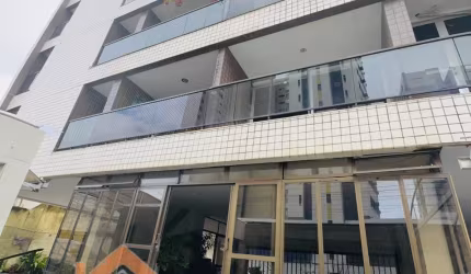 Apartamento amplo com 3 quartos sendo 1 suíte em Casa Caiada - Olinda - PE