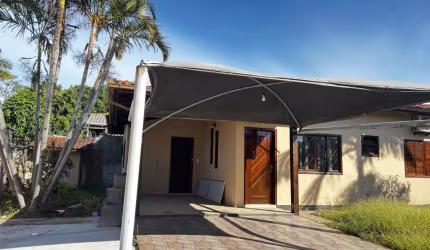 Casa em Condomínio Fechado
