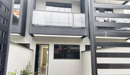DUPLEX COM 2 SUITES
