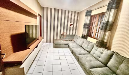 Casa térrea /Jardim América / 03 dormitórios sendo 01 suíte/ 150m² - São José dos Campos