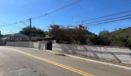 Imperdível Chácara à Venda em Jambeiro-SP, Centro: 3 Quartos, 1 Suíte, 2 Salas, 4 Banheiros, 10 Vagas, 600m² de Área.