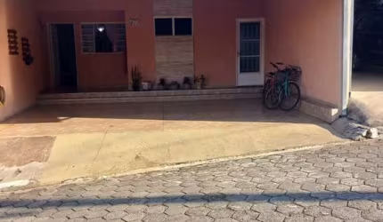 Casa em Condomínio à Venda em São José dos Campos-SP: 3 Quartos, 1 Sala, 2 Vagas e 185m² no Campos de São José!