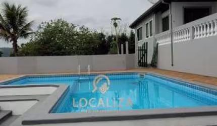 CASA COM 1718M² DE TERRENO/239M² A-C/ RANCHO/PISCINA/3 DORM/EDICULA/JAMBEIRO-SP
