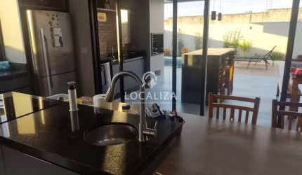 Casa de luxo em condomínio à venda no Jardim das Colinas, São José dos Campos-SP: 3 quartos, 3 suítes, 3 salas, 5 banheiros, 4 vagas, 302m².