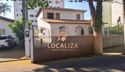 Imperdível: Casa à venda na Vila Ema, São José dos Campos-SP, com 4 quartos, 2 suítes, 2 salas, 6 banheiros, 5 vagas e 307m² de área construída.