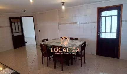 Imóvel de luxo no Jardim Satélite: Casa com 4 quartos, 3 suítes e 5 vagas de garagem em São José dos Campos-SP