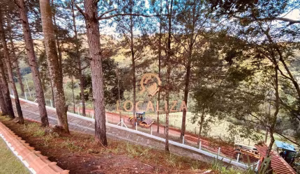 Sítio à Venda com Casa Reformada e Estrutura Completa em Monteiro Lobato/SP: 3 Quartos, 1 Suíte, 2 Salas, 2 Banheiros, 24.200 m²!