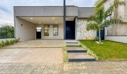 Casa recén construida / Residencial Santa Mônica / 03 quartos sendo 02 suítes / Piscina / Área gourmet / 427 m² de terreno / 227 m² de construção