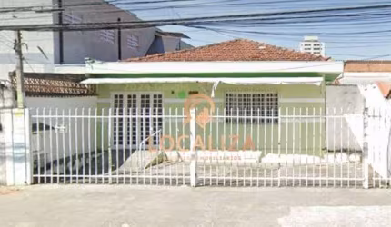 Casa à venda na Vila Industrial - SJC! 3 quartos, 140m² de área. Excelente para comércio ou residência. Agende uma visita!