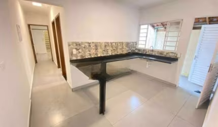 Casa / Condominio São Lourenço/ 02 dormitórios /1 suíte / 02 vagas/ 86m² A/C / 160m² AT / Jacareí- Sp.