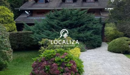 Espetacular Casa á Venda com 3 Suítes em 235 M2 num Terreno de 2.546 M² em Campos do Jordão - SP