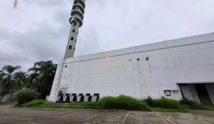 Galpão Comercial no Centro de São José dos Campos-SP: 15 Salas, 6 Banheiros, 15 Vagas de Garagem, 882m² de Área - Imperdível!