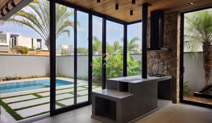 Casa de luxo em condomínio Alphaville II com 3 suítes e 290m² em São José dos Campos-SP