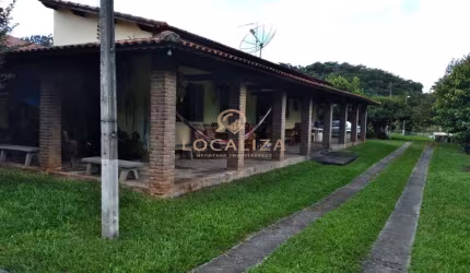 Chácara na beira do Rio Paraíba / Freguesia da Escada / 02 dormitórios /  100 m² de construção / 3.000 m² de terreno / Guararema