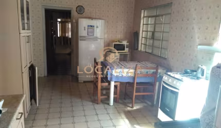 Casa com 3 quartos à venda no Jardim Satélite, São José dos Campos  por R$ 400.000