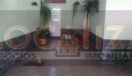Imperdível! Casa à venda em São José dos Campos-SP, no Bosque dos Eucaliptos, com 3 quartos, 1 suíte, 2 salas, 1 banheiro, 4 vagas de garagem e 120m².