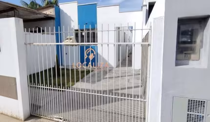 Imperdível oportunidade de compra: Casa à venda em Caraguatatuba-SP, Balneário Recanto do Sol, 2 quartos, 1 sala, 1 banheiro, 2 vagas, 125m²