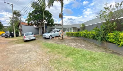 Barracão / Galpão / Depósito à venda no Jardim Castanheira, São José dos Campos  por R$ 3.850.000