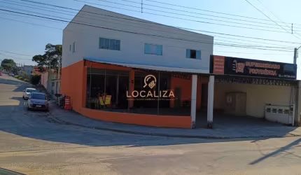 Ponto Comercial de Alto Padrão no Jardim Colônia, Jacareí-SP: 3 Banheiros, 4 Vagas de Garagem e 250m² de Área