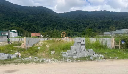 Terreno em Condomínio de Luxo à Venda em Caraguatatuba-SP, Bairro Mar Verde II - 384,00 m² de Área