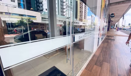 Apartamento à venda a 80 metros do Shopping Avenida Center - Maringá
