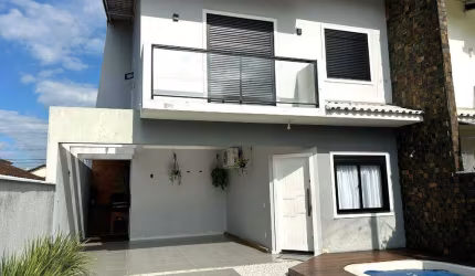 Casa com 03 quartos no bairro Aventureiro