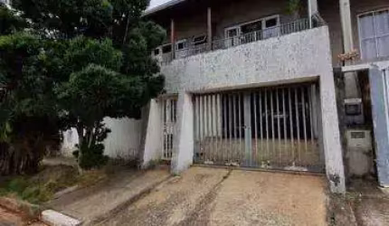 Sobrado com 3 quartos, 238m², à venda em Campinas, Parque Jambeiro