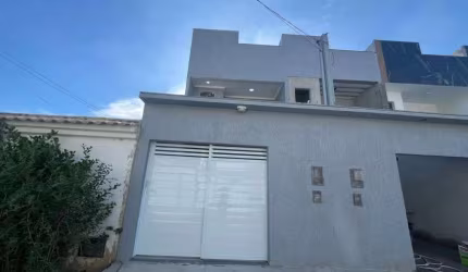 Casa em condomínio, 2 quartos, próximo Estrada Iaraquã e Park Shopping