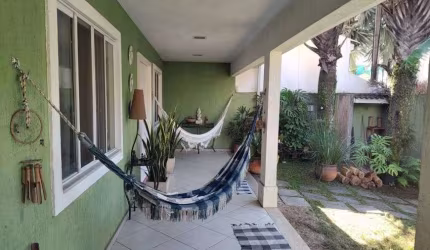 Condomínio vargem pequena 4 quartos