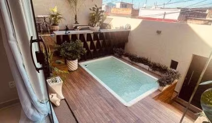 Casa moderna com 3 quartos e piscina, próximo a estrada do campinho
