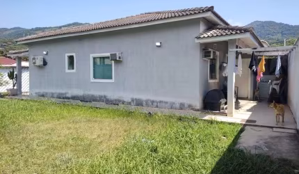 Casa para venda com 112 metros quadrados com 3 quartos