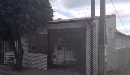Terreno com 2 casas disponível para venda em Jacarei
