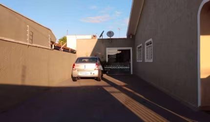 Casa com 3 dormitórios à venda, 250 m² por R$ 650.000,00 - Jardim Nazareth - São José do Rio Preto/SP