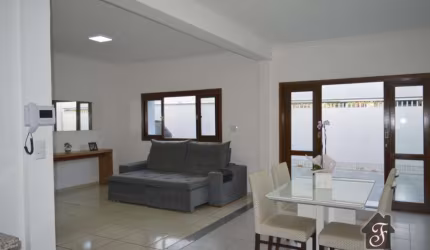 Casa com 4 quartos à venda na Rua Monsenhor Fergo O'Connor de Camargo Dauntre, Vila Joaquim Inácio, Campinas, 202 m2 por R$ 689.000