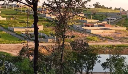 Terreno em condomínio fechado à venda no Jardim Amanda I, Hortolândia  por R$ 140.000