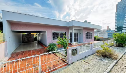 Casa com 3 quartos à venda no Velha, Blumenau , 164 m2 por R$ 1.280.000