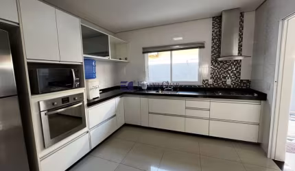 CONDOMINIO ODETE -  3 quartos sendo 1 suíte