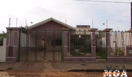 Casa com 3 dormitórios à venda, 204 m² por R$ 690.000,00 - Jardim Lancaster - Foz do Iguaçu/PR