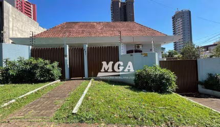 Casa com 4 dormitórios à venda, 319 m² por R$ 1.700.000,00 - Centro - Foz do Iguaçu/PR