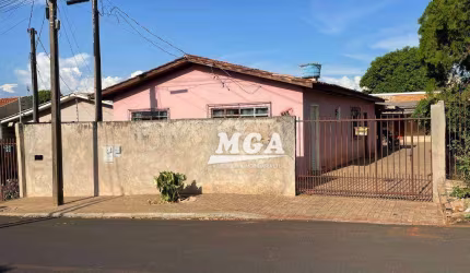 Casa com 3 dormitórios à venda por R$ 380.000 - Parque Residencial Três Bandeiras.