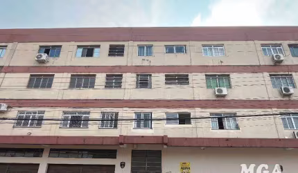 Apartamento com 3 dormitórios à venda por R$ 400.000,00 - Edifício Irala - Foz do Iguaçu/PR
