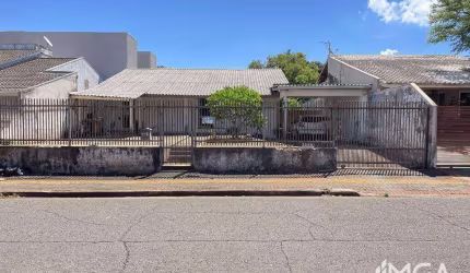Casa com 2 dormitórios à venda, 168 m² por R$ 750.000,00 - Vila Residencial A - Foz do Iguaçu/PR