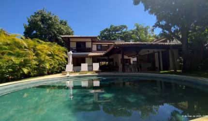 Casa a venda em Condomínio na Praia do Forte Bahia