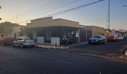 Casa Comercial no Bairro Saci em Teresina-PI