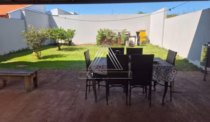 Chácara à venda em bairro exclusivo: 3 quartos, 1 suíte, 2 salas, 3 banheiros e 210m² de área. Confira já!