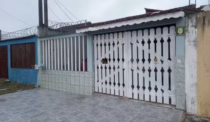 Casa em Mongaguá com 3 dormitórios