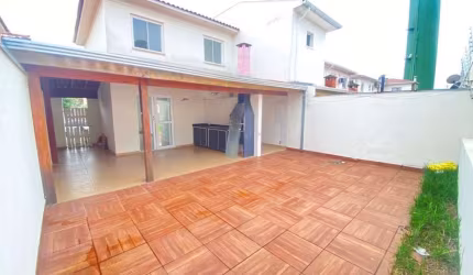 Casa 3 dormitórios com quintal grande no Villa Flora de Hortolândia