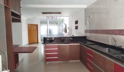 Casa com 3 dormitórios para alugar, 180 m² por R$ 5.577,00/mês - Residencial Golden Park - Hortolândia/SP