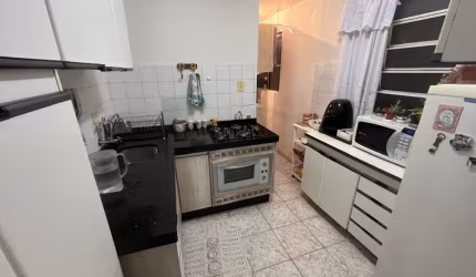 Apartamento a venda com 57 metros de área útil, 3 quartos, 1 banheiro. Res Aimara II, Londrina.